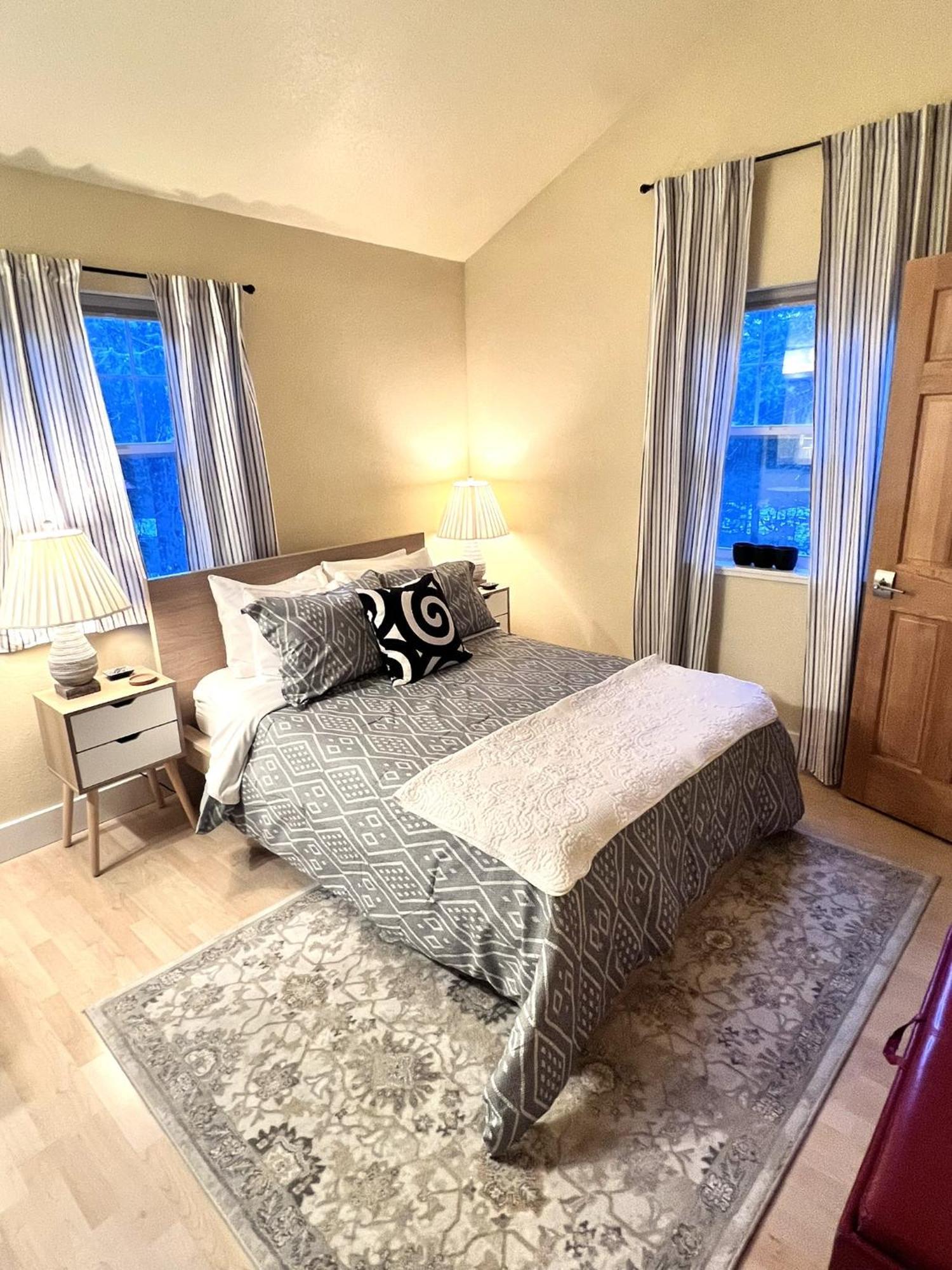 Bell In The Woods B&B ซูเวิร์ด ภายนอก รูปภาพ